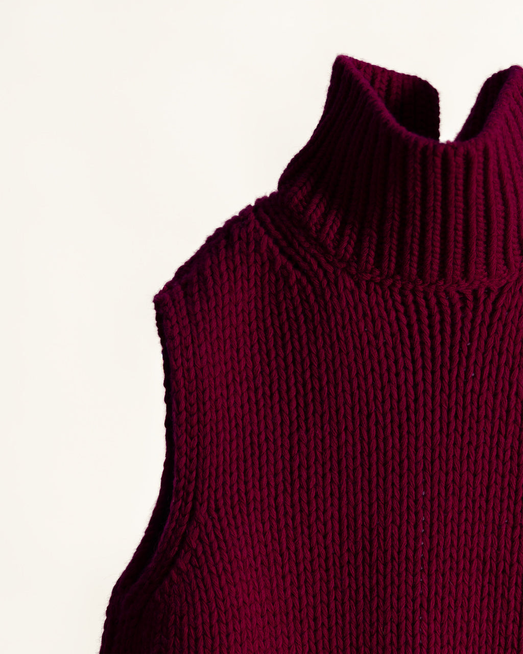 Cashmere Mix Slevelees Top